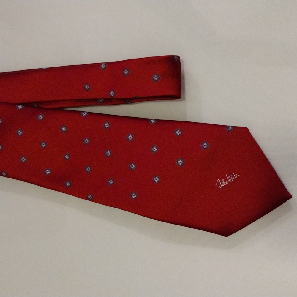 John Weitz tie.